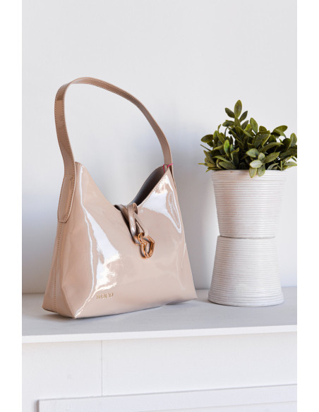 NOCO bolso hobo charol corazon beige