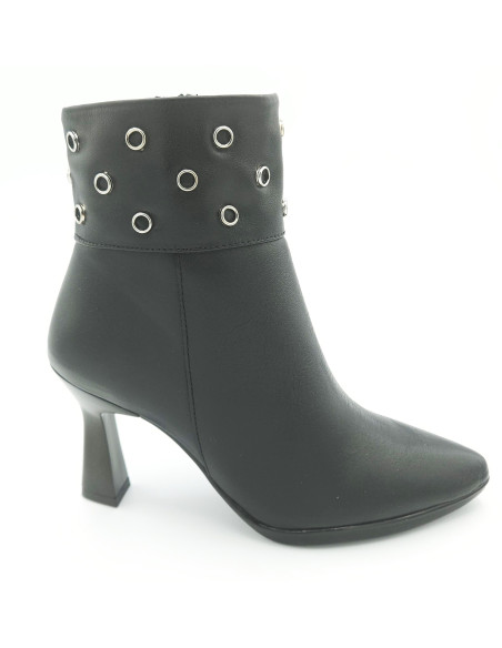 DESIREE botin tachuelas tacon